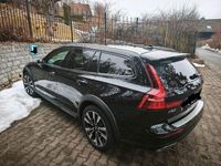 Gebraucht Volvo V60 CC Pro 250 PS (183 kW) 2019 Schwarz Kombi