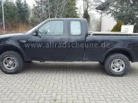Second-hand Ford V8 218 CP (160 kW) 1998 Negru SUV