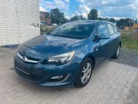 Gebraucht Opel Astra Edition 110 PS (80 kW) 2013 Blau Kombi
