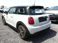 Gebraucht Mini Cooper Classic 135 kW (184 PS) 2021 White silver metallic white silver metallic Kleinwagen