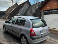 Gebraucht Renault Clio II 82 PS (60 kW) 2004 Silber Kleinwagen