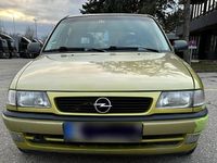 Gebraucht Opel Astra 101 PS (74 kW) 1998 Gelb Kombi