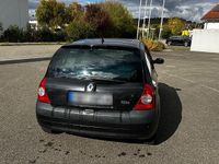 Używany Renault Clio II 75 KM (55 kW) 2004 Hatchback