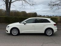 Gebraucht Audi A3 Sportback 105 PS (77 kW) 2013 Weiß Kleinwagen