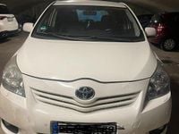 Gebraucht Toyota Verso 150 PS (110 kW) 2012 Weiß Van / Kleinbus