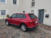 Gebraucht VW Tiguan Active 150 PS (110 kW) 2023 Rot SUV