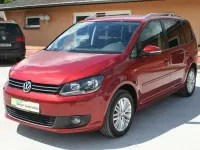 Gebraucht VW Touran Cup 105 PS (77 kW) 2012 Wild cherry red Van / Kleinbus