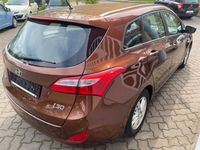 Gebraucht Hyundai i30 135 PS (99 kW) 2013 Hazel brown / met Kombi