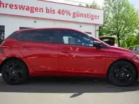 Neu Hyundai i20 Blackline 90 PS (66 kW) 2026 Dragonredmet. Kleinwagen