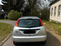 Usata Ford Focus 75 CV (55 kW) 2001 Argento Utilitaria