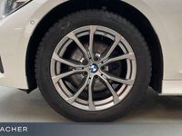 gebraucht BMW 320 d A xDrive Tou StdHzg,AHK,ACC,PA,LkrdHzg