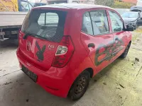 Gebraucht Hyundai i10 Edition 69 PS (50 kW) 2013 Electric red / sol Kleinwagen