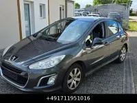 Gebraucht Peugeot 308 Active 120 PS (88 kW) 2012 Grau Limousine