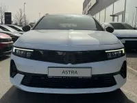 Neu Opel Astra 131 PS (96 kW) 2025 Arktis weiß Kombi