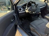 Gebraucht Renault Clio II 75 PS (55 kW) 2007 Grau Limousine