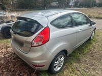 Gebraucht Ford Fiesta 75 PS (55 kW) 2014 Grau Kleinwagen