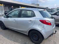 Gebraucht Mazda 2 Center-Line 95 PS (69 kW) 2011 Silber Kleinwagen