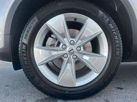 Neu Volvo XC40 Core 163 PS (119 kW) 2025 Aurora silver SUV