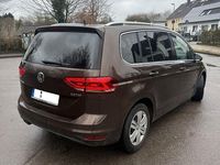 Gebraucht VW Touran Highline 150 PS (110 kW) 2015 Braun Van / Kleinbus