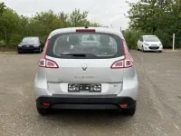 Gebraucht Renault Scénic Expression 106 PS (77 kW) 2010 Silber Van / Kleinbus