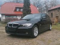 Gebraucht BMW 320 163 PS (119 kW) 2007 Schwarz Kombi