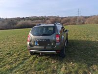 Gebraucht Dacia Duster Celebration 125 PS (91 kW) 2015 Grün SUV