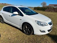 Gebraucht Opel Astra 140 PS (102 kW) 2012 Weiß Limousine