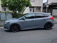 Gebraucht Ford Focus ST 185 PS (136 kW) 2015 Grau Limousine