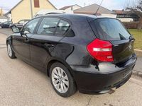Gebraucht BMW 116 122 PS (89 kW) 2011 Schwarz Kleinwagen