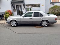Gebraucht Mercedes 200 75 PS (55 kW) 1994 Silber Limousine