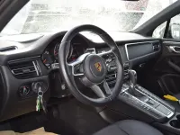 Gebraucht Porsche Macan 245 PS (180 kW) 2021 Tiefschwarz SUV