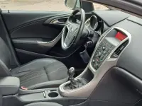 Usata Opel Astra 140 CV (102 kW) 2012 Argento Berlina