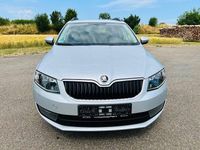 Gebraucht Skoda Octavia Joy 150 PS (110 kW) 2016 Brilliantsilber metallic Kombi