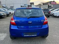 Gebraucht Hyundai i20 Classic 101 PS (74 kW) 2011 Blau Kleinwagen