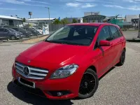 Gebraucht Mercedes B180 109 PS (80 kW) 2013 Rot Kleinwagen