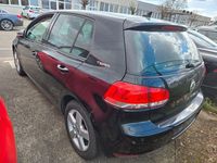 Gebraucht VW Golf VI Team 105 PS (77 kW) 2011 Schwarz Kleinwagen