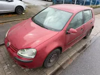 Second-hand VW Golf IV 90 CP (66 kW) 2004 Roșu Berlinǎ