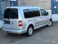 Gebraucht VW Caddy Maxi 109 PS (80 kW) 2010 Silber Van / Kleinbus