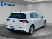 Gebraucht VW Golf Life 116 PS (85 kW) 2021 Pure white Coupé