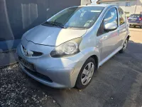 Gebraucht Toyota Aygo Basis 68 PS (50 kW) 2009 Silver mica metallic Kleinwagen