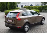 Gebraucht Volvo XC60 Momentum 163 PS (119 kW) 2012 Braun SUV