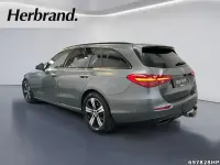 Gebraucht Mercedes C300 Avantgarde 265 PS (194 kW) 2023 Metalliclack selenitgrau Kombi