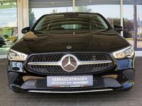 Gebraucht Mercedes CLA200 Shooting Brake 163 PS (119 kW) 2020 Nachtschwarz  unilack Kombi