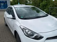 Gebraucht Hyundai i30 101 PS (74 kW) 2015 Weiß Limousine