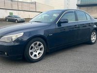 Second-hand BMW 525 192 CP (141 kW) 2004 Albastru Berlinǎ