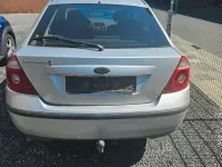 Usado Ford Mondeo Ghia 125 CV (91 kW) 2004 Gris Berlina