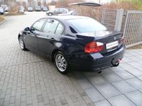 Gebraucht BMW 320 Advantage 150 PS (110 kW) 2007 Blau metallic Limousine