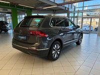 Gebraucht VW Tiguan Move 150 PS (110 kW) 2023 Grau SUV