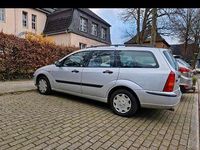 Używany Ford Focus 101 KM (74 kW) 2005 Srebrny Sedan/Limuzyna