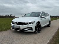 Gebraucht VW Passat 150 PS (110 kW) 2022 Weiß Kombi